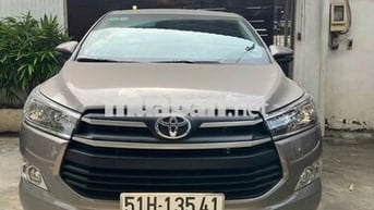 Mới 6.000 km - thật sự quá mới Innova E sàn 2019