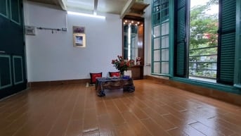 Chính chủ bán căn hộ trong biệt thự Pháp cổ 83 Nguyễn Thái Học,Ba Đình