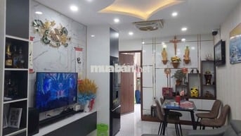 Em Phúc chuyên cho thuê Green river 3pn 2wc đầy đủ nội thất, kế Q5,10.