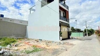 Bán đất mặt tiền sau lưng trường nguyễn văn thế