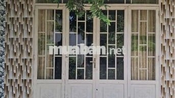 Nhà mặt tiền đường Nguyễn Chi Thanh sân vườn rộng , thoáng mát, 3tr