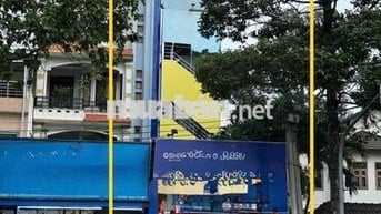 Cho thuê tòa nhà 600m2 sàn Trung Tâm Thủ Dầu Một - Diện tích : 200m2,