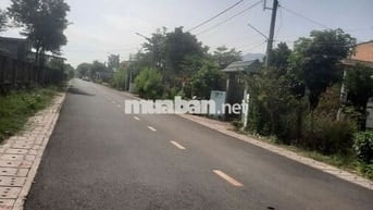 Hạ giá bán gấp lô đất thổ cư xã Châu pha,đường nhựa,,đối diện UBND xã