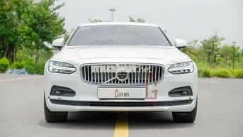 Volvo S90 2025 LWB Ultimate B6 AWD - 300 km