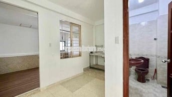căn rộng 1 phòng ngủ riêng, phòng bếp riêng rộng máy lạnh