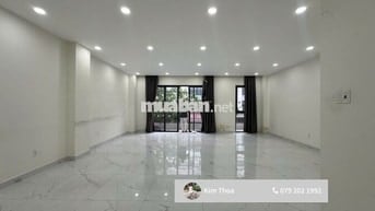 Văn phòng 85m2 ngăn 2 phòng, có thang máy máy lạnh hầm xe. Giá 12,5 tr