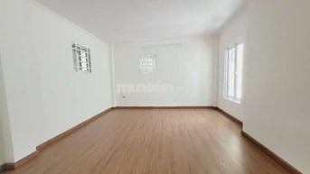 Nhà mới chính chủ cho thuê sát mặt tiền Hoàng Sa Quận 3