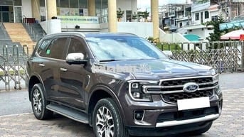 Cần bán Ford Everest 2024 Titanium  2.0L 4x4 AT