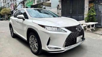 Lexus RX 2022 300 - 29000 km . Anh chị qt alo em