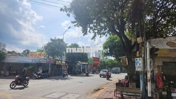 Bán nhà mặt phố gần Vincom Dĩ An, 2,3 tỷ, 44m2, giá siêu hời
