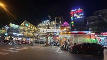600m 1000m  Mặt tiền công viên làng Hoa P.8, Quận Gò Vấp, TPHCM.