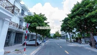 Trả Truớc 3,5tỷ có ngay biệt thự kiền kề full nội thất cao cấp