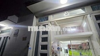 Cho thuê nhà 2 lầu 4p ngủ. Có sân thượng trồng rau