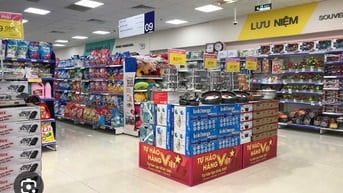 TUYỂN GẤP(ƯU TIÊN 18--49 TUỔI)NHÂN VIÊN PHỤ KHO,GIÚP VIỆC,BÁN HÀNG)