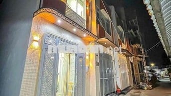nhà bán hẽm xe hoi hoang quoc viet