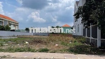 Cấn chủ cần bán tại Nguyễn An Ninh, TT cần giuộc, Long An DT 160m2 SHR