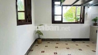 CHO THUÊ DUPLEX CỬA SỔ TRỜI NẰM NGAY TRUNG TÂM QUẬN 3