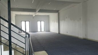 Cho thuê văn phòng 100m² trong khu dân cư rộng rãi, yên tĩnh