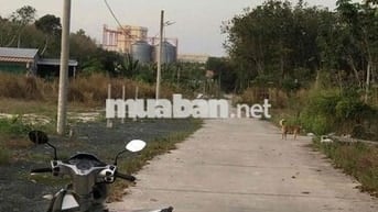 Cần bán lô đất gần 800m2 ở Minh Hưng chơn thành
