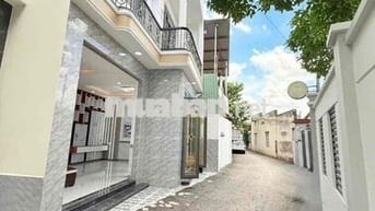 Bán nhà 1 trệt 1 lầu sổ hoàn công , gần cầu Đồng Nai , phường Tân Vạn