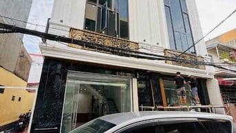 Nhà 4 tầng độc lập, đường 8m ô tô qua lại gần Metro, bến xe Thượng Lý 