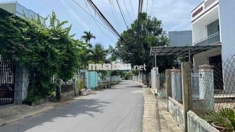 Lô 2 mặt kiệt ô tô thôn Quá Giáng - phường Hoà Xuân
