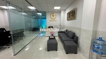 Tầng trệt 7x20m sẵn 3 phòng ở Vạn Phúc, có máy lạnh hầm xe. Giá 18 tr