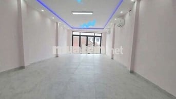 CHO THUÊ NHÀ 5X22(TRỆT+LỬNG+2LẦU+SÂN THƯỢNG)FULL MÁY LẠNH,THANG MÁY
