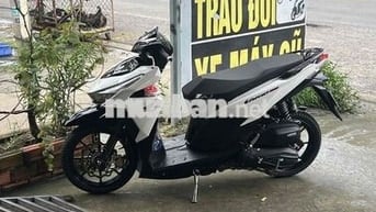 kẹt tiền cần ra đi vario 150 đời 2017