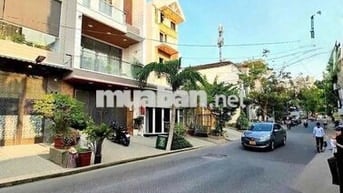 BÁN NHÀ 3 TẦNG - CÁCH PHÚ MỸ HƯNG Q7 1KM .