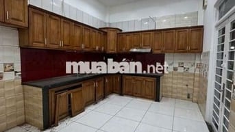 Tôi chính chủ cần bán gấp căn nhà ngay chợ bình chánh,75mv,hẻm oto 6m,