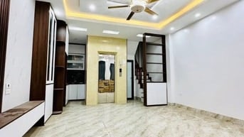 Siêu phẩm Nghi Tàm, 37m X 5t thang máy, 8.9 tỷ 