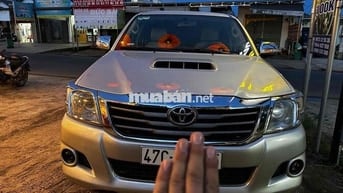 Toyota Hilux 2013 2.5E 4x2 MT - 80000 km