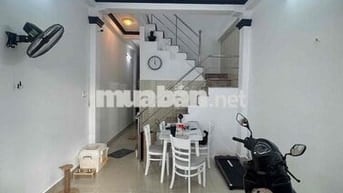 Bán Nhà 42m2. trệt lầu. hxh. đường số 4 p16. 3 phòng. 1 phòg tầng trệt