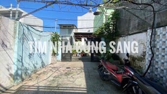 SIÊU NHÀ CẤP 4 SÂN ĐẬU 2 Ô TÔ FULL NỘI THẤT ĐỐI DIỆN VẠN PHÚC P. HBP