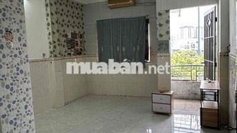 Phòng trọ 28m2 Q5, có ban công, máy lạnh