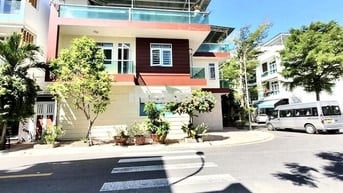 CHO THUÊ BIỆT THỰ LÔ GÓC KHU HÀ QUANG 2 GIÁ 32 TRIỆU/THÁNG