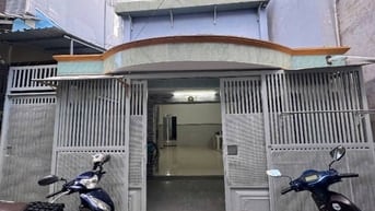 Gần cầu Tân Thuận, 02 Tầng, DT 5x25