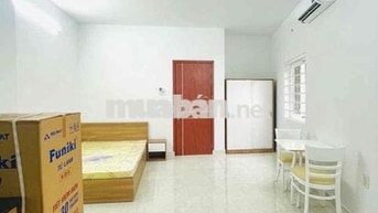 Siêu Phẩm Studio Full NT Thang Máy Free Xe Sát Quận 5 , Quận 11