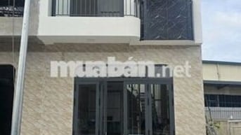 Nhà Tân Uyên gần VSIP3 có 3 phòng ngủ Sổ hồng riêng