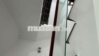 Tôi chính chủ cần bán gấp căn nhà ngay chợ bình chánh  4*15/60 m2,SHR,
