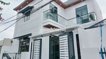 BÁN NHÀ BIỆT THỰ MINI XÂY KIỂU HIỆN ĐẠI. NỘI  THẤT CAO CẤP.