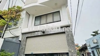 Nha moi tinh .noi that đay  đu