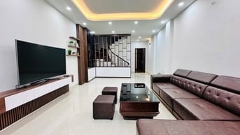Bán nhà Nguyễn Khánh Toàn - Ngôi nhà hoa hậu vào là mê - Ô tô vào nhà 
