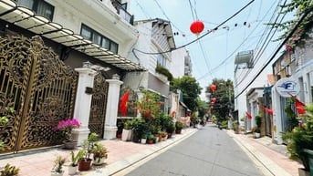 Mặt tiền đường 11 Thảo Điền 150m2 (6m*25m) SHR nhà 3 tầng khu vip Q2 
