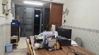 7 TỎI NHANH MỚI KỊP, MẶT TIỀN NHẬT TẢO QUẬN 10 34M2 3 TẦNG RẺ NHẤT KHU