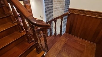 Nhà 5 tầng full gỗ cao cấp gõ đỏ dtsd 220m2 có hộc thang máy chỉ 12.9t