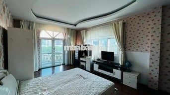 Cho thuê căn hộ Mặt tiền view sông,có bancol, cửa sổ lớn full nội thất