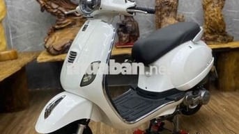 👉Vespa 50cc 2023 chính chủ bstp, odo 10k