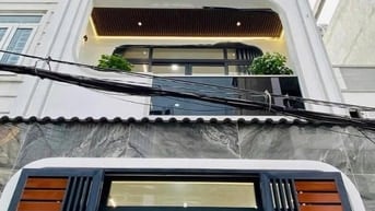 Bán gấp nhà Nguyễn Trọng Tuyển-Phú Nhuận 2Tỷ560 DT 60m2 đường xe hơi